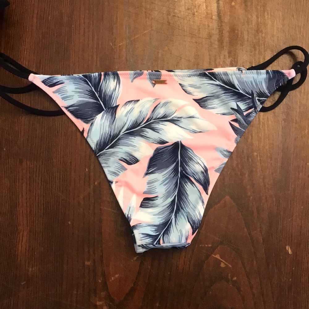 Bathing suit bottom - Picture 3 of 3